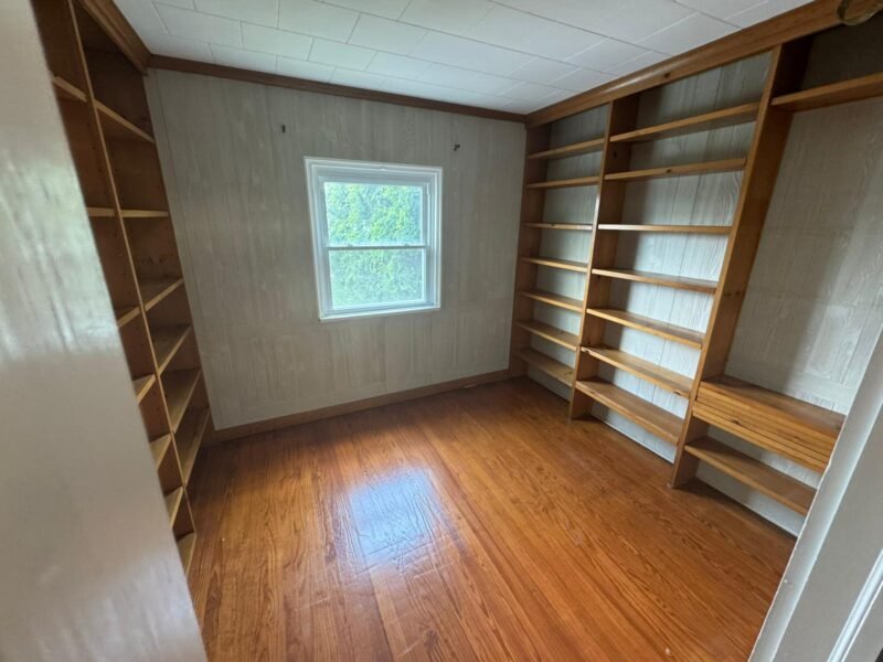 113 Gesner St, Linden, NJ 07036