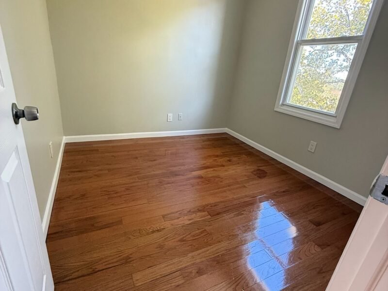 893 Hunterdon St Newark, NJ 07112