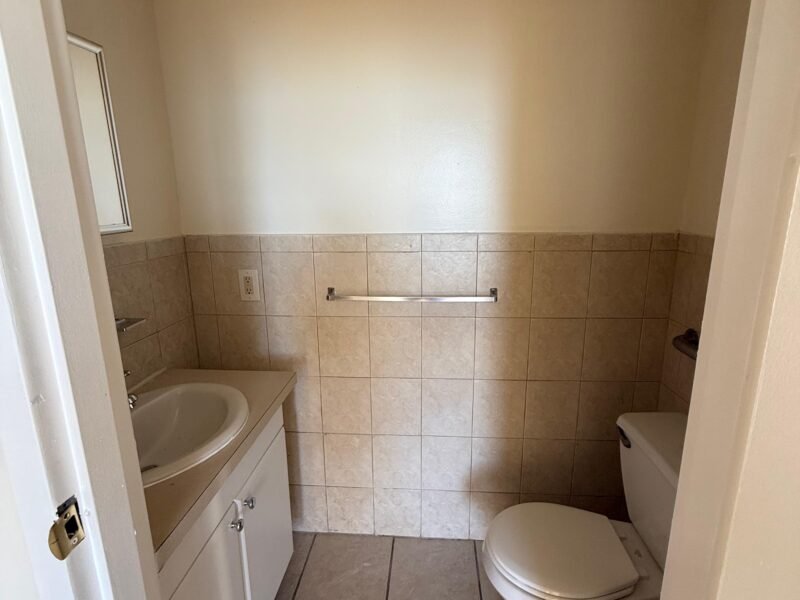 CON UN MES DE DEPOSITO