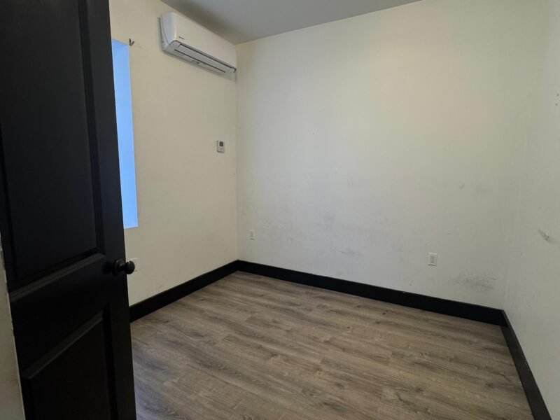 11 THOMAS ST NEWARK 07114