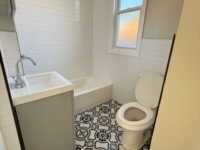 893 Hunterdon St Newark, NJ 07112