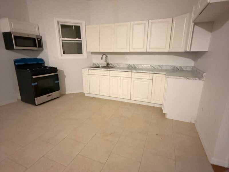 826 S 15th St Newark, NJ 07108