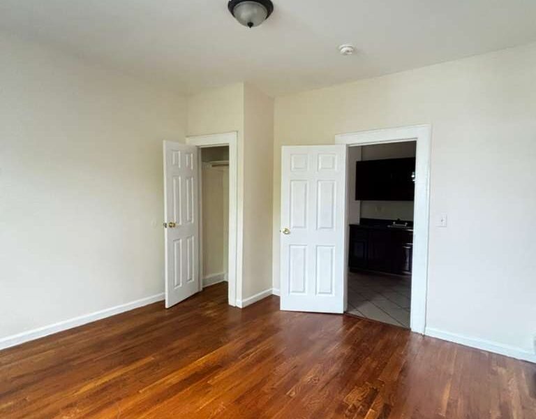 393 13th Ave, Newark, NJ 07103