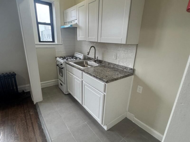 24 S Grove St, East Orange