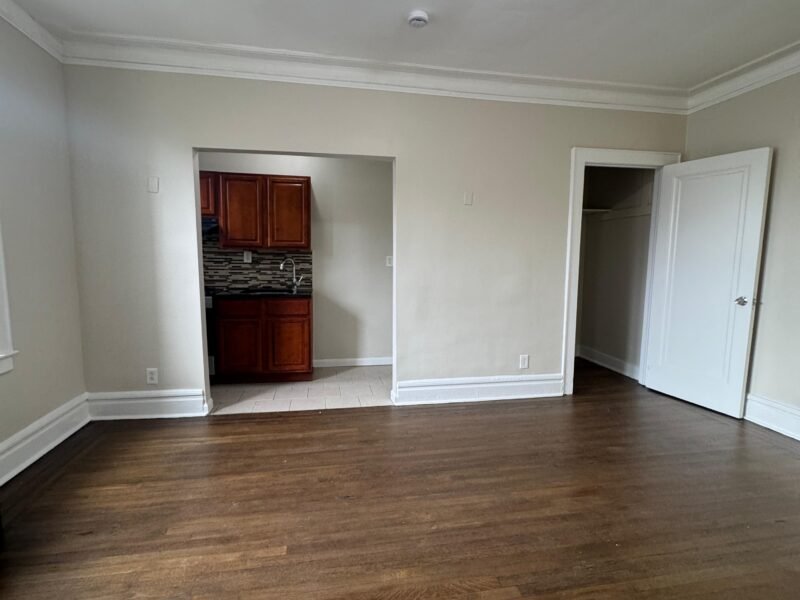 24 S Grove St, East Orange