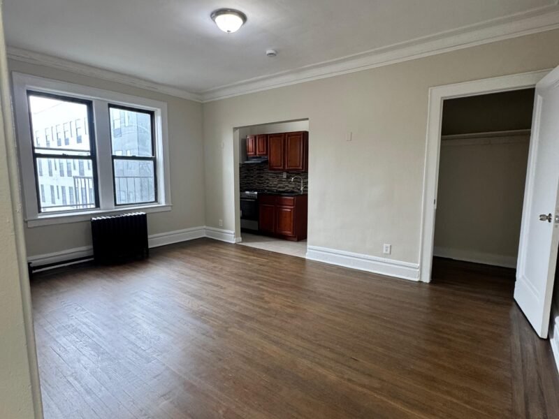 24 S Grove St, East Orange