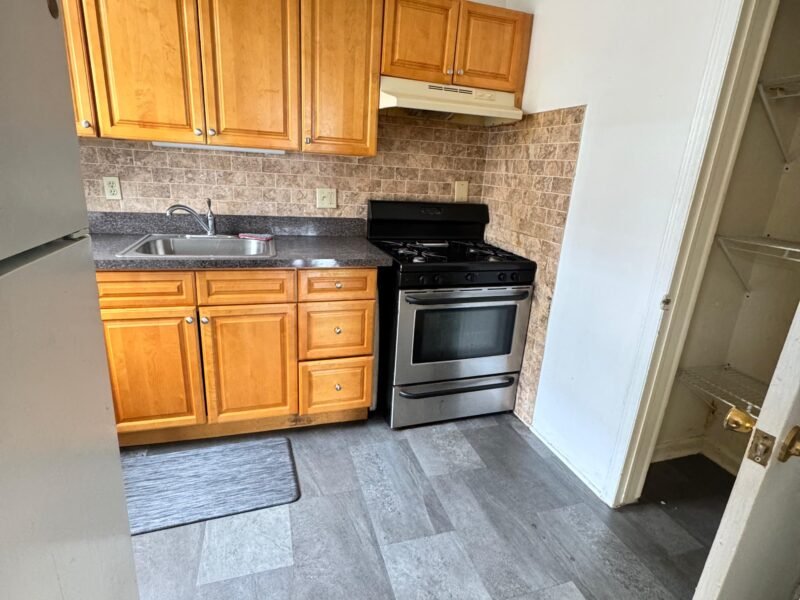 383 Clifton Ave, Newark