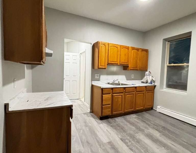 384 Bergen Ave, Jersey City