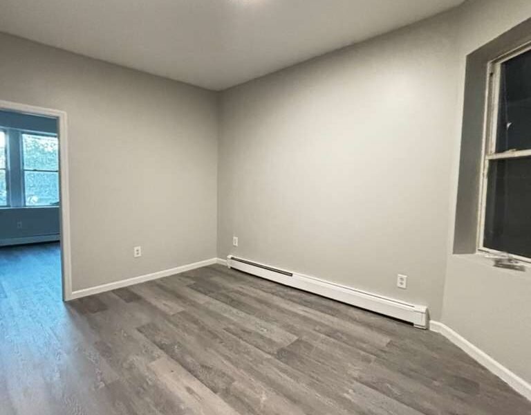 384 Bergen Ave, Jersey City