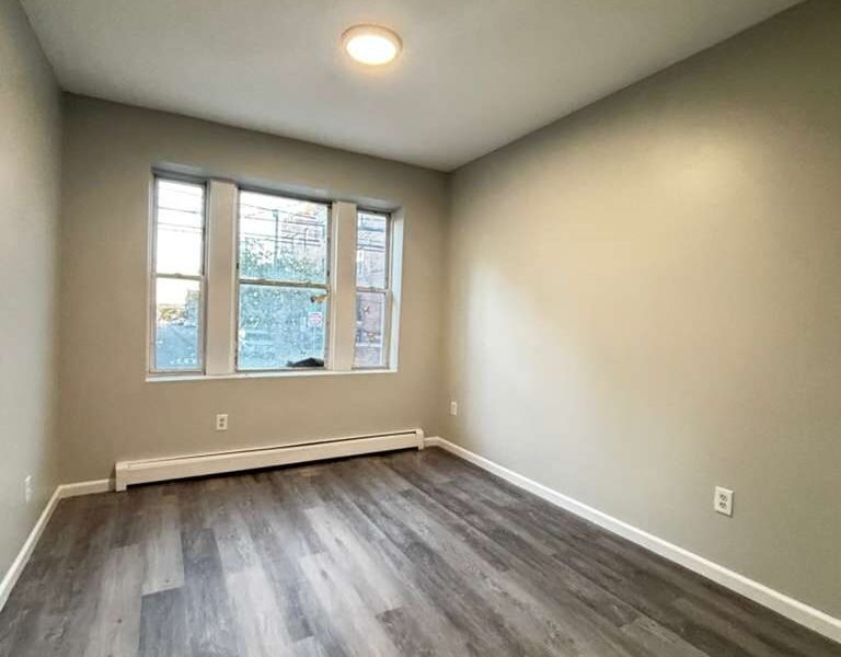 384 Bergen Ave, Jersey City