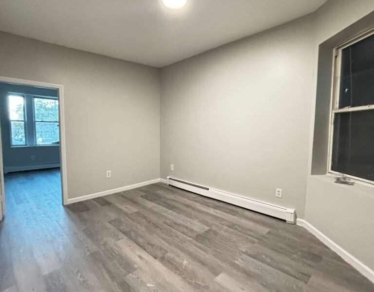 384 Bergen Ave, Jersey City