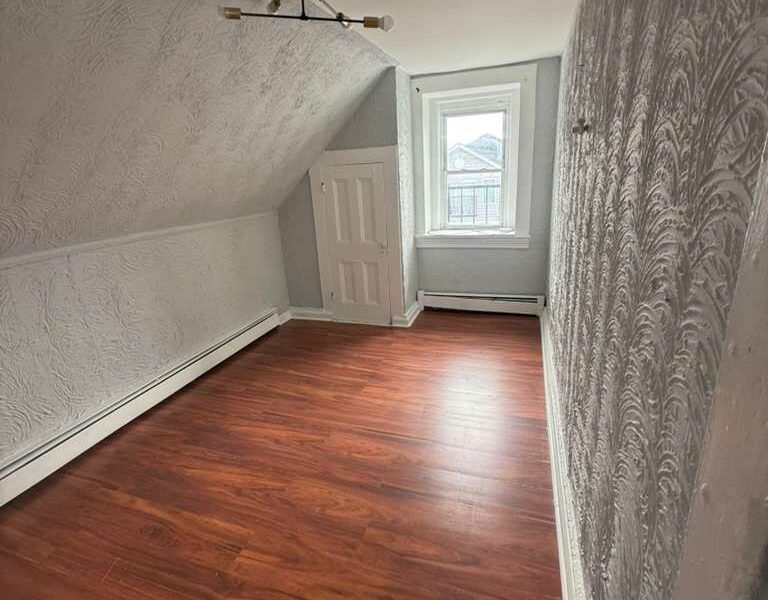 50 Parkhurst St, Newark