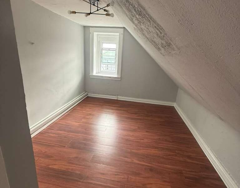 50 Parkhurst St, Newark