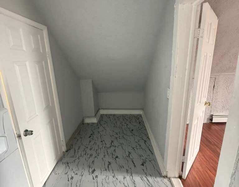 50 Parkhurst St, Newark