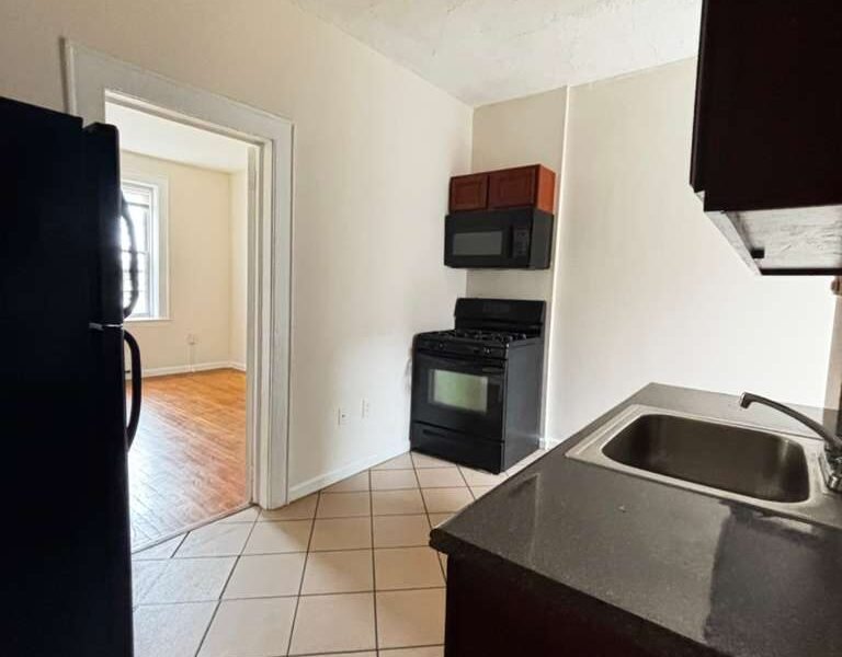 393 13th Ave, Newark