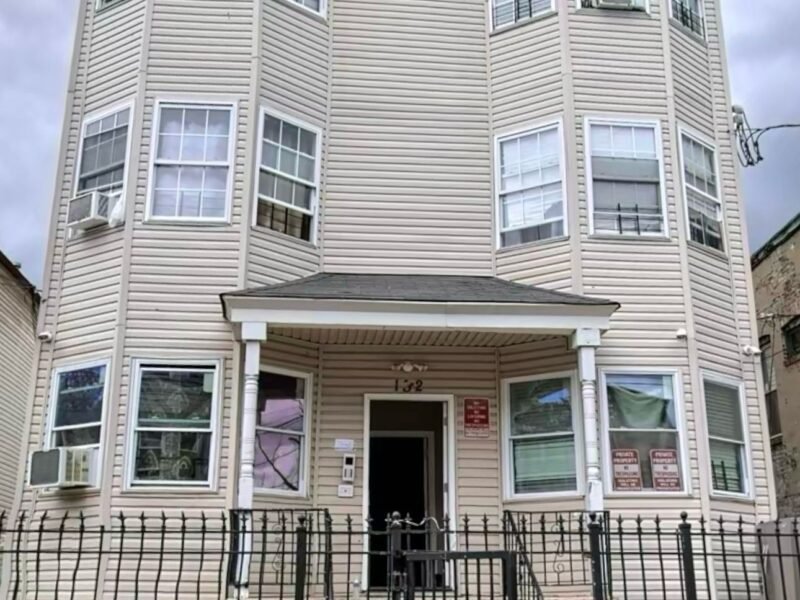 132 Wilkinson Ave, Jersey City