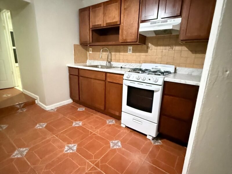 114 Chadwick Ave Newark, NJ 07108