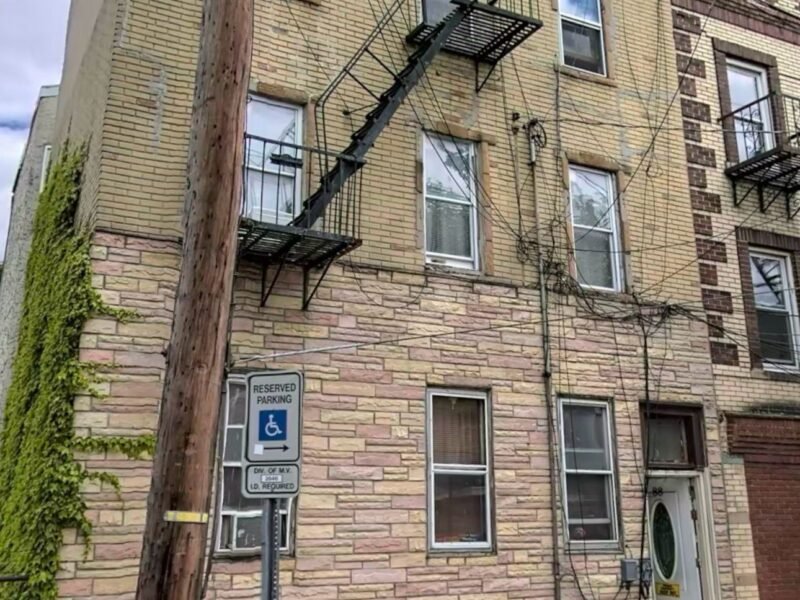 88 Wallis Ave, Jersey City