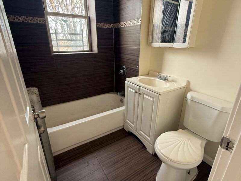 8 Monticello Ave Newark, NJ 07106