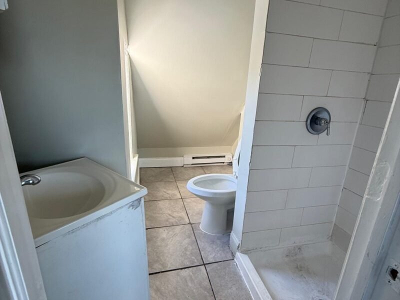 402 S Eighth St Newark, NJ 07103