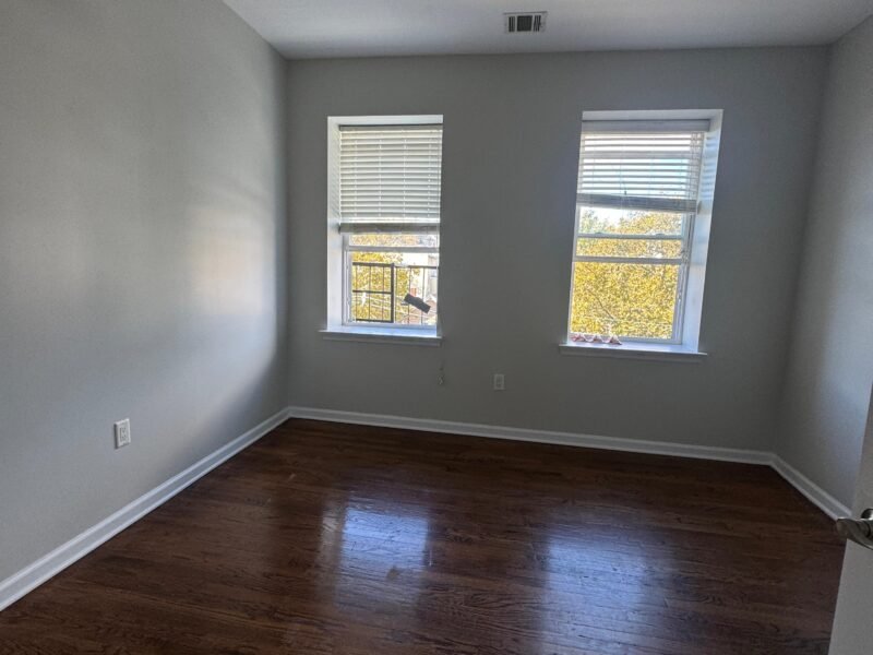 211 Summer Ave Newark, NJ 07104