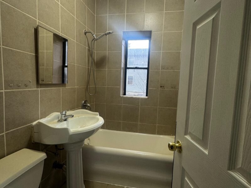 810 BROADWAY AVENUE NEWARK NJ 07104