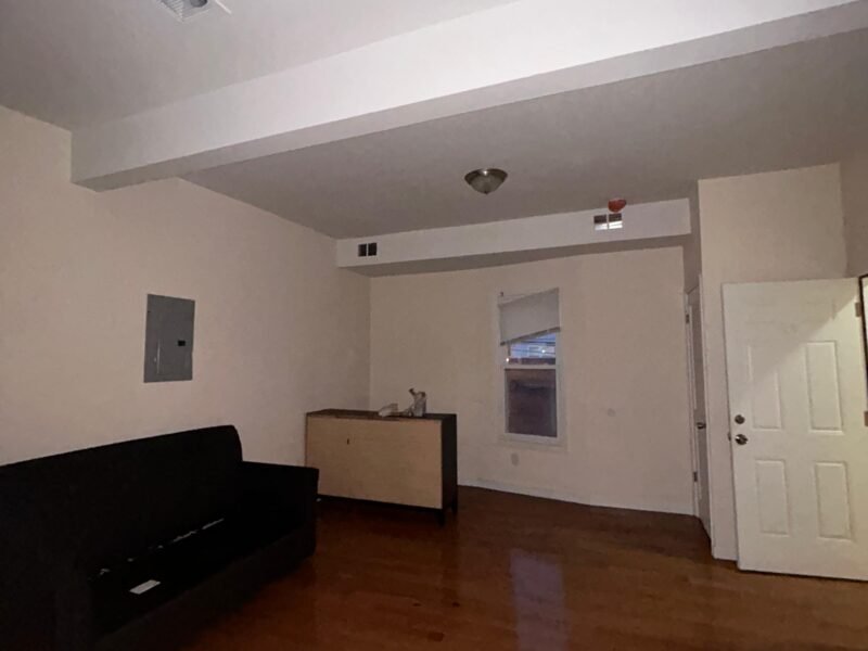 826 S 15th St Newark, NJ 07108