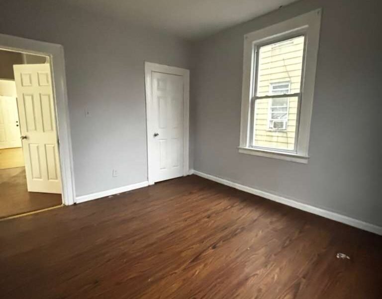 1077 Grove St Irvington, NJ 07111