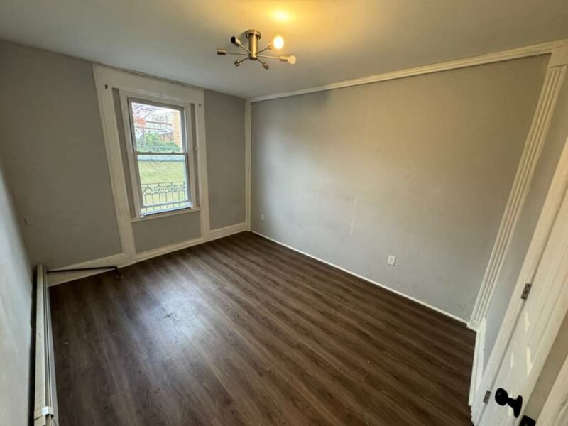 129 S Day St #3City of Orange, NJ 07050, ESTADOS UNIDOS