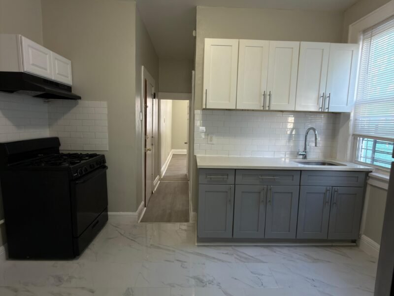 35 Hanford St Newark, NJ 07114