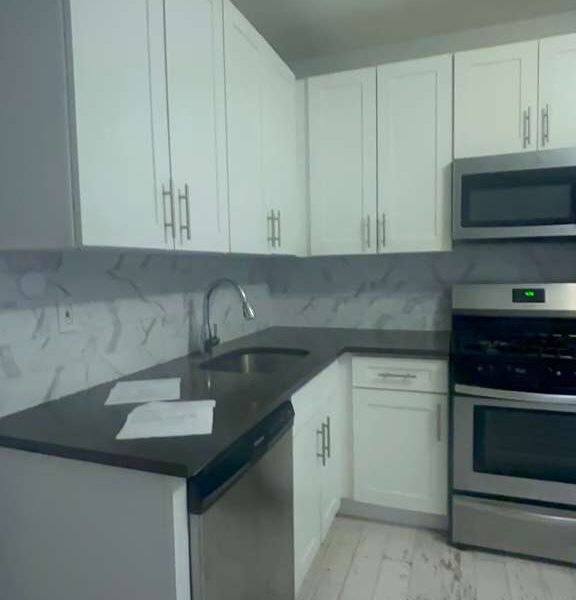 164 Delaware Ave, Jersey City, NJ 07306