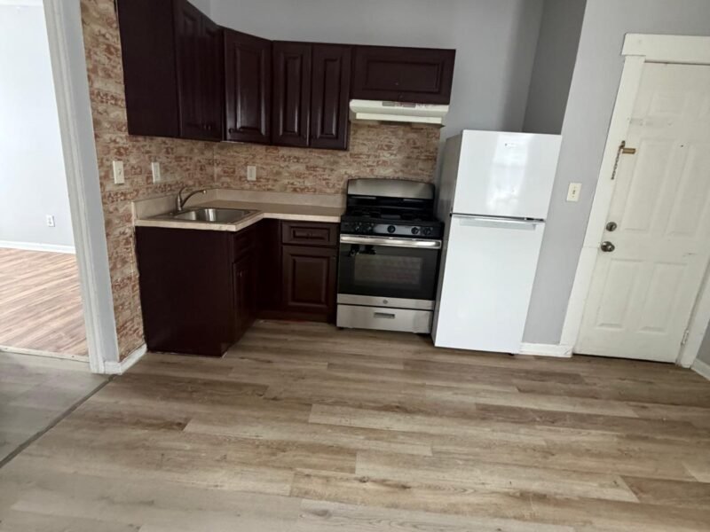 39 Homestead Park Newark, NJ 07108