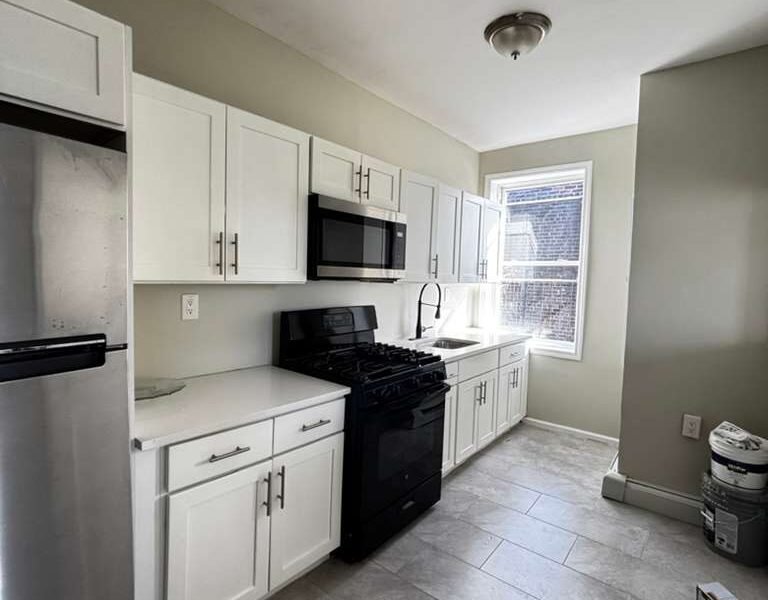 114 Mallory Ave, Jersey City, NJ 07305