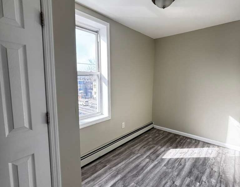 114 Mallory Ave, Jersey City, NJ 07305