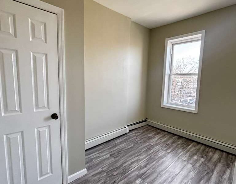 114 Mallory Ave, Jersey City, NJ 07305