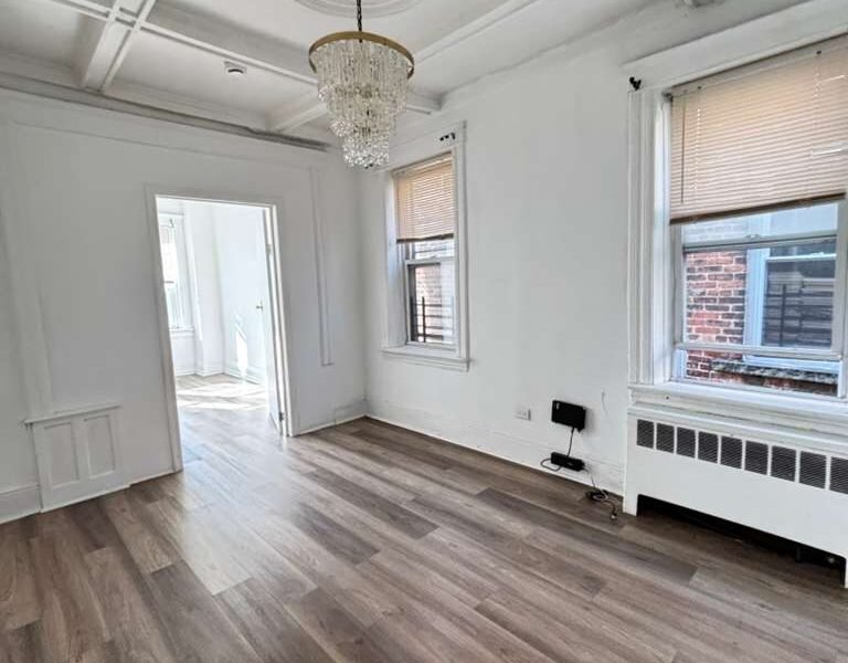 204 Bidwell Ave, Jersey City, NJ 07305