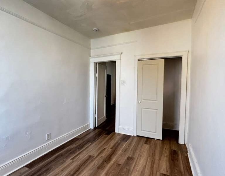 204 Bidwell Ave, Jersey City, NJ 07305