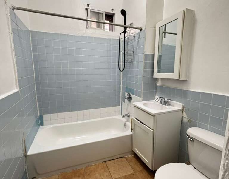 204 Bidwell Ave, Jersey City, NJ 07305