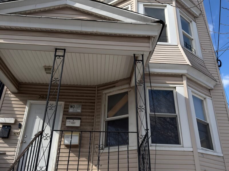 203 Peshine Ave Newark, NJ 07108