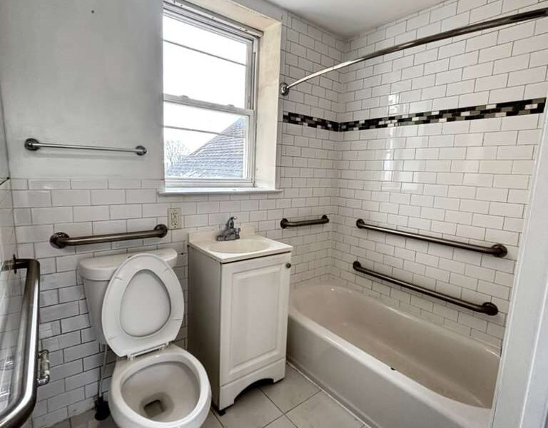 211 Summer Ave, Newark, NJ 07104