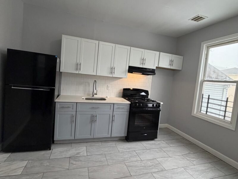 897 Hunterdon St Newark, NJ