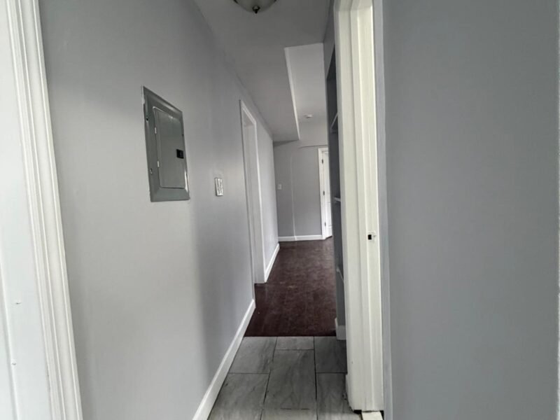 897 Hunterdon St Newark, NJ