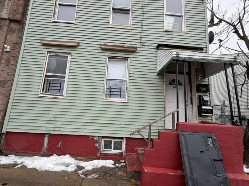 326 S Seventh St Newark, NJ