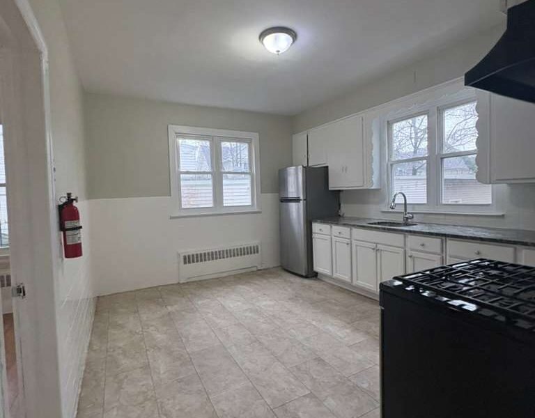 878 S 20th St Newark, NJ