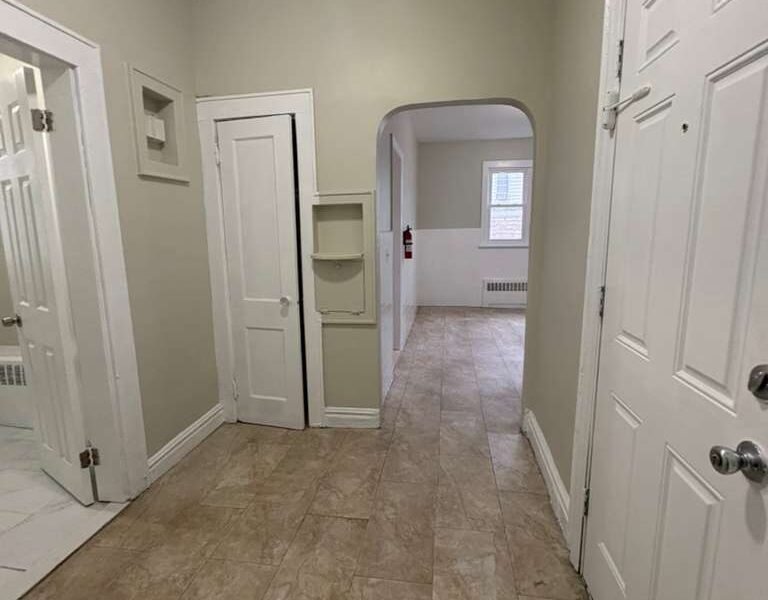 878 S 20th St Newark, NJ