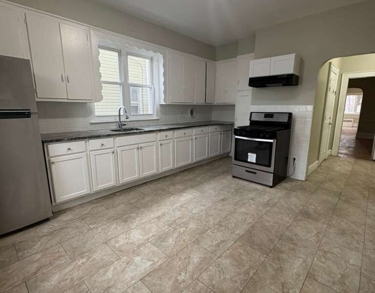 878 S 20th St Newark, NJ