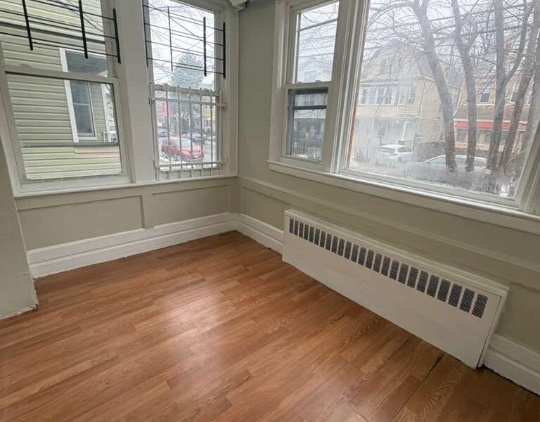 878 S 20th St Newark, NJ