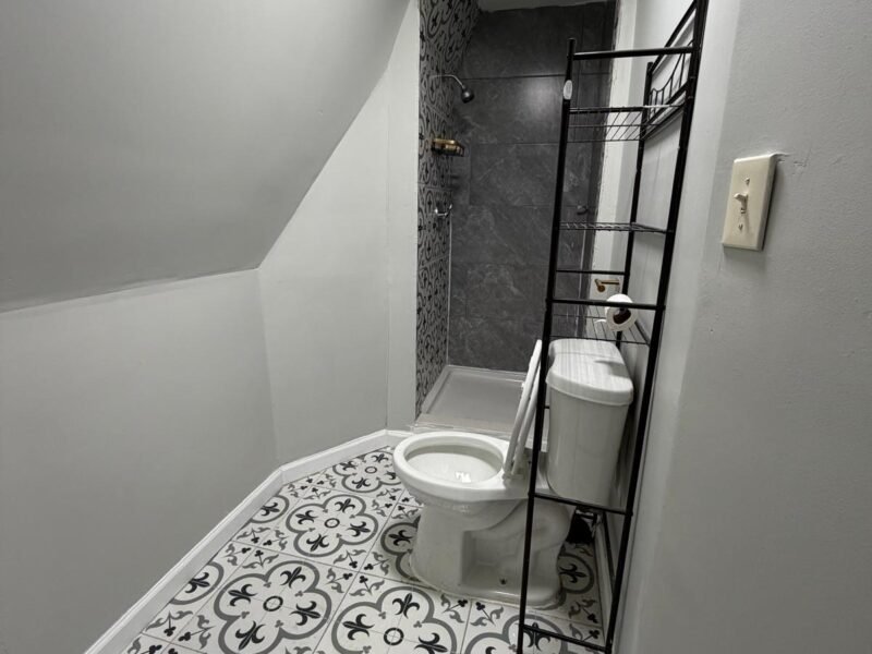 32 Tillinghast St Newark, NJ 07108