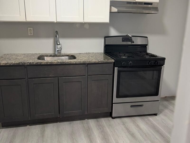 32 Tillinghast St Newark, NJ 07108