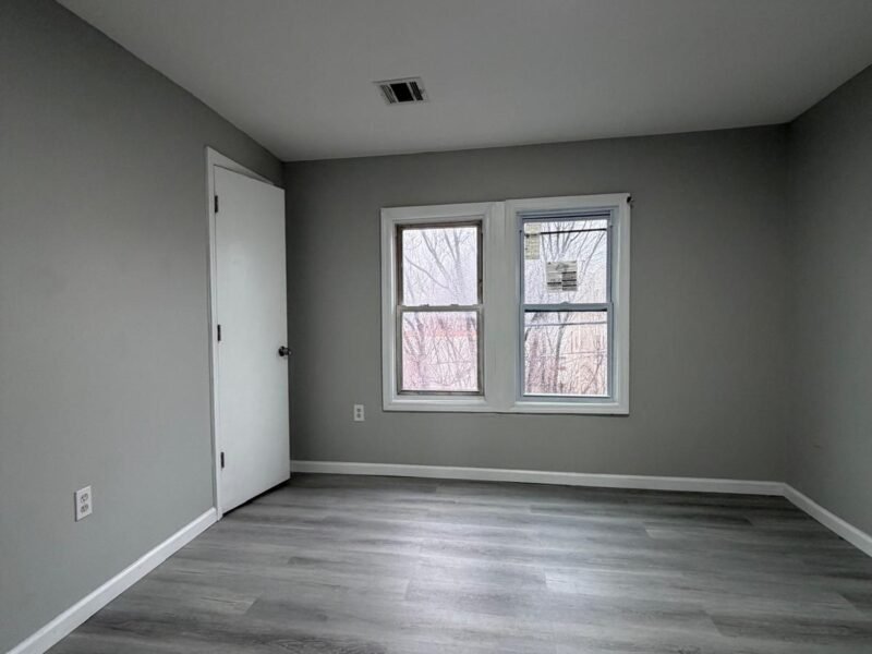 32 Tillinghast St Newark, NJ 07108